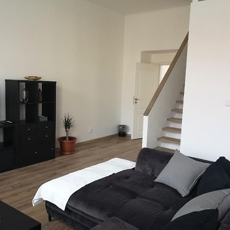 Fine Apartment In Centrum Of Slany With Aircondition Buitenkant foto