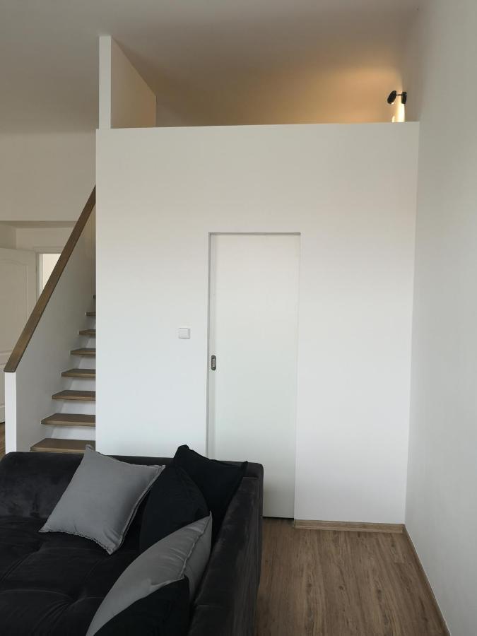 Fine Apartment In Centrum Of Slany With Aircondition Buitenkant foto