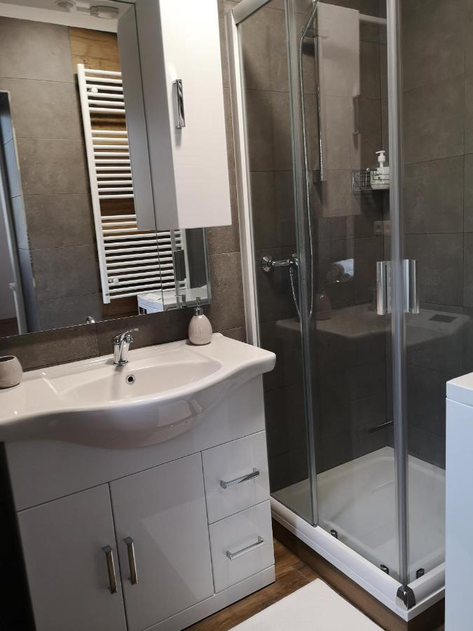 Fine Apartment In Centrum Of Slany With Aircondition Buitenkant foto